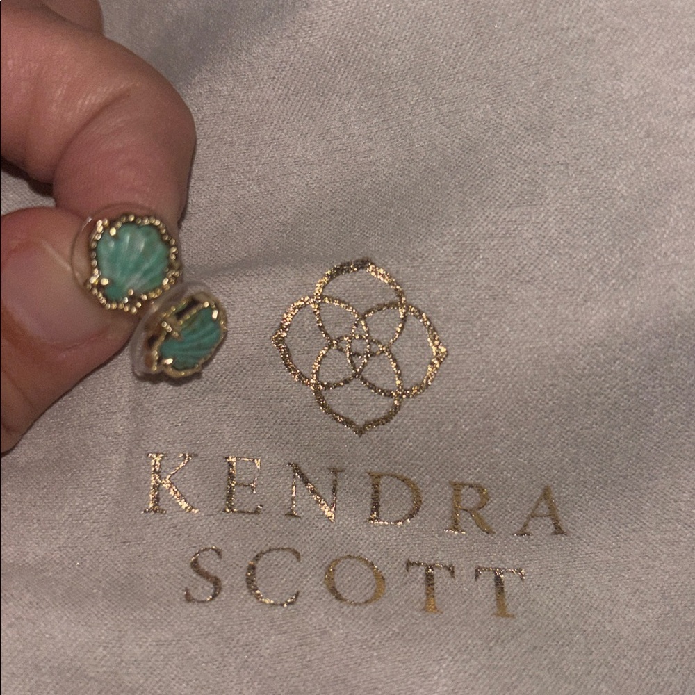 Kendra Scott Brynne Shell Stud Earring - Gold Green Chrysocolla - Picture 4 of 4
